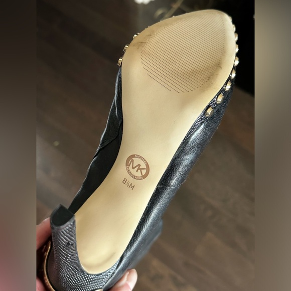 Michael Kors Leather Heel Heel Boots with Studs 🖤 - Picture 5 of 10
